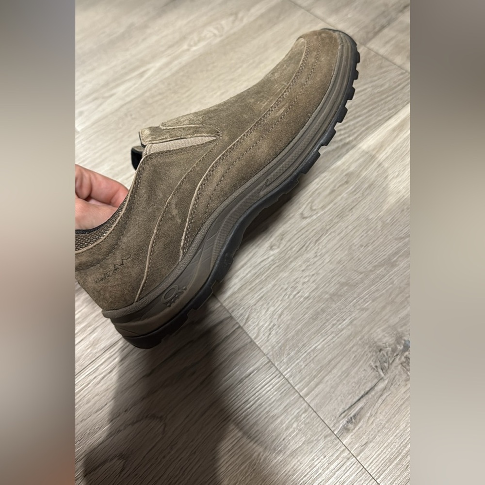 Woman’s suede wind river